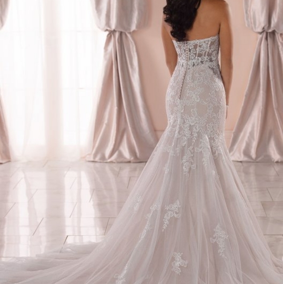 Stella York Wedding Dress - Picture 2 of 6
